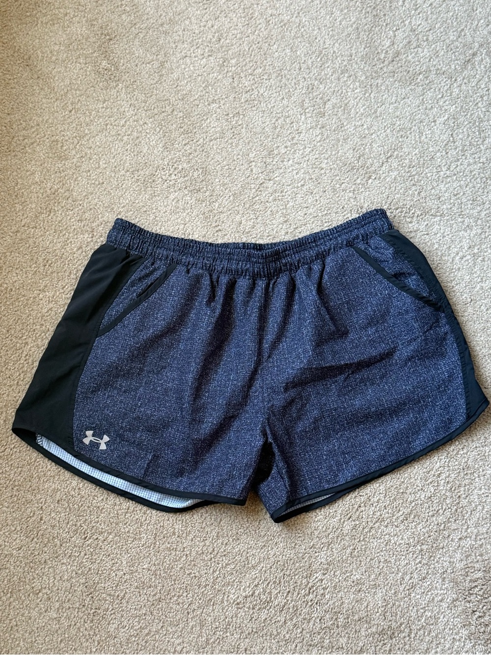 Under Armour Women’s Large HeatGear Running Shorts Navy Black Lined